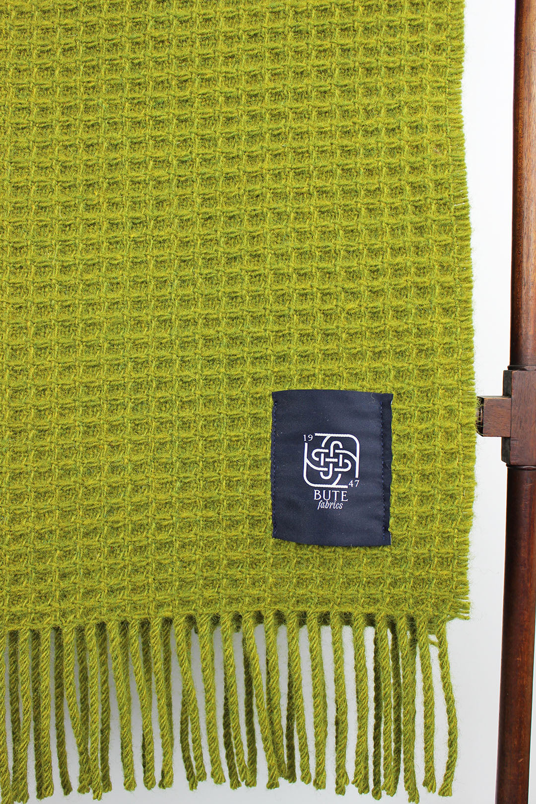 Bute waffle throw in moss green