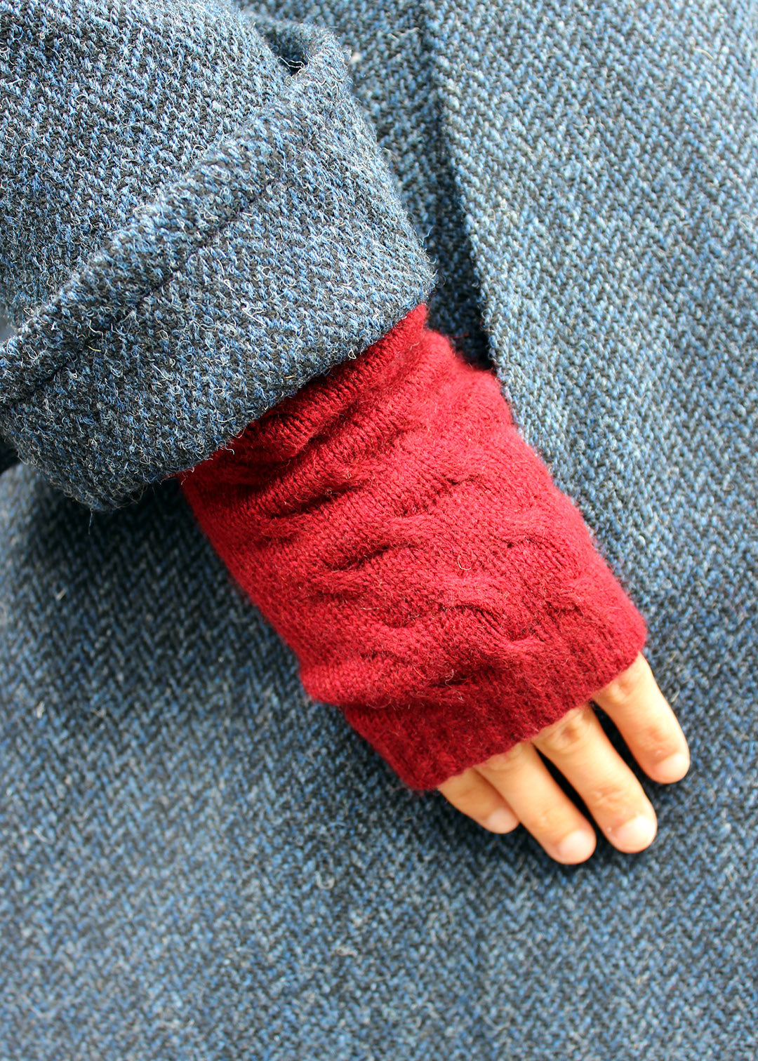 Cashmere Cable Wrist Warmers Cherry