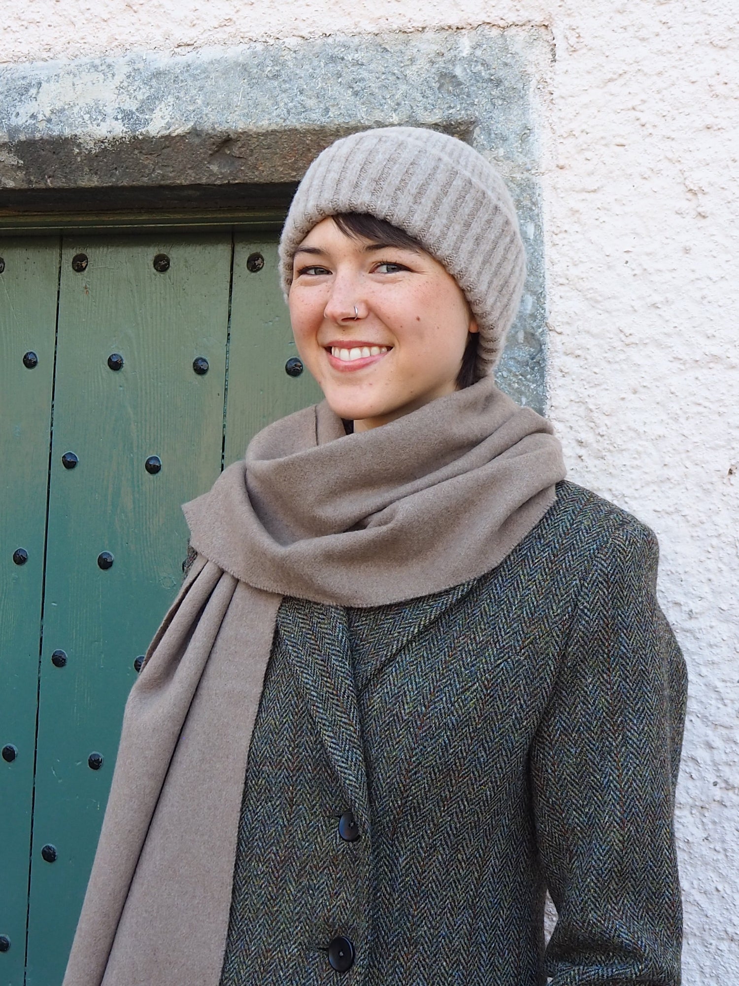 Camel beanie hat in lambswool