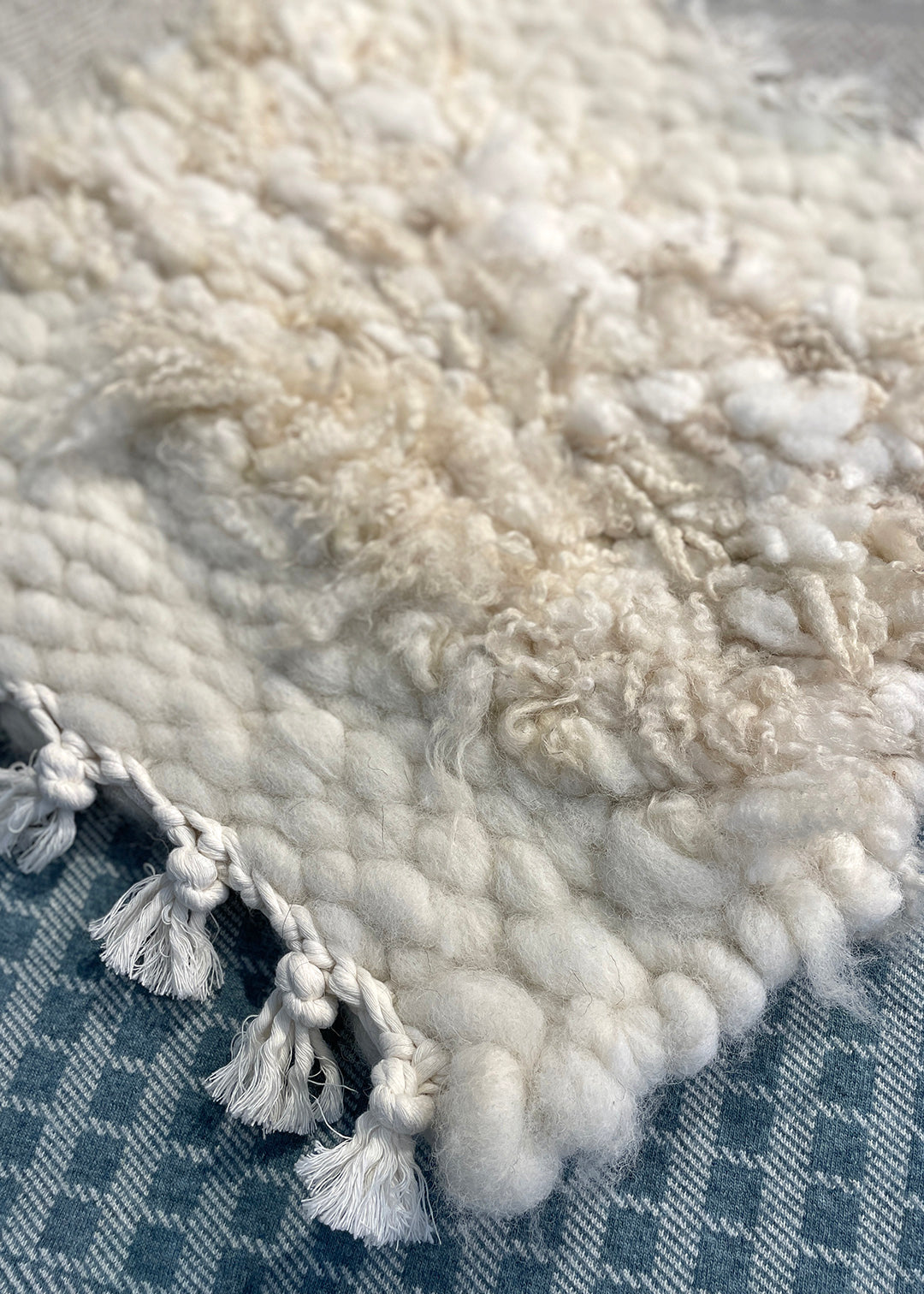 Hand woven fleece rug in cheviot and Icelandic sheep's wool.