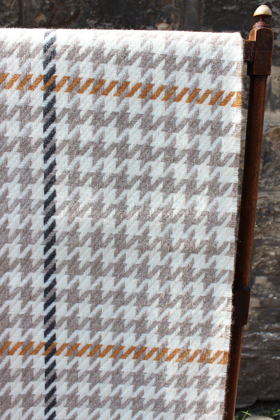 Houndstooth Throw Taupe