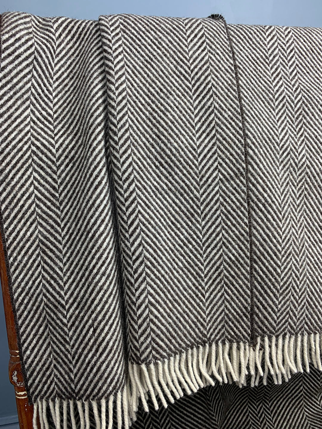 Brown blanket with tassels and geometric pattern from Jacob wool