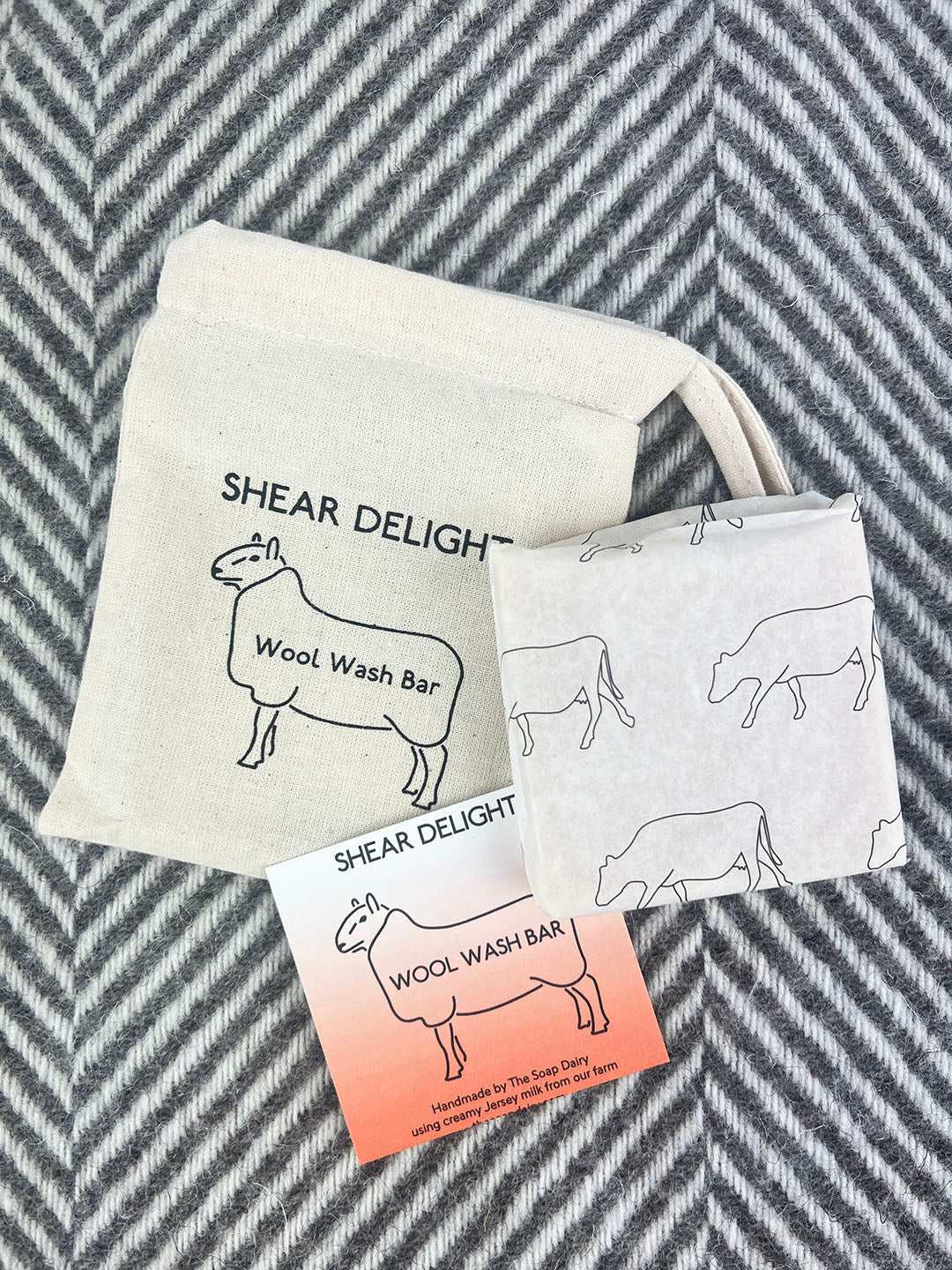 Wool wash bar with pouch bag and instructions for use.