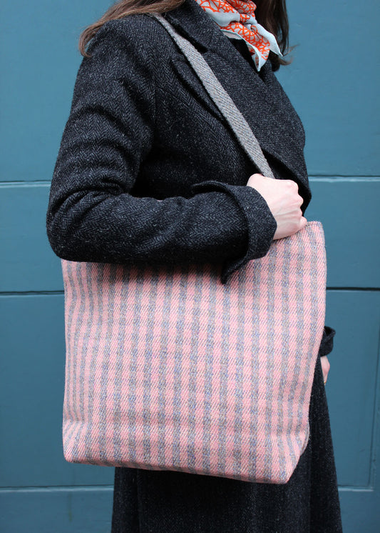 Wool carpet bag in pink crail colourway. Scottish Textiles Showcase.