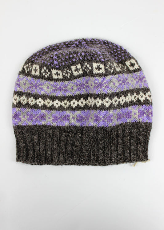 Shetland fair isle hat in grey.