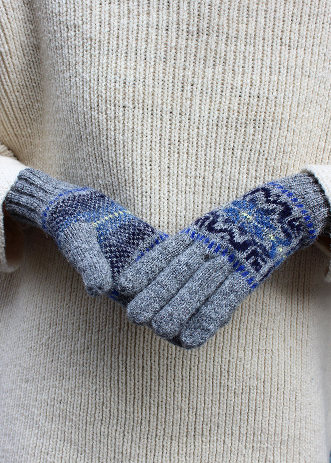 Shetland wool Fair Isle grey gloves.