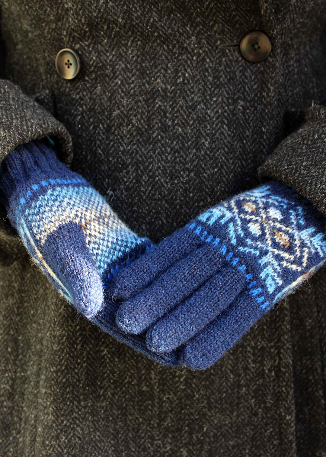 fair isle gloves in navy colour knitted in shetland