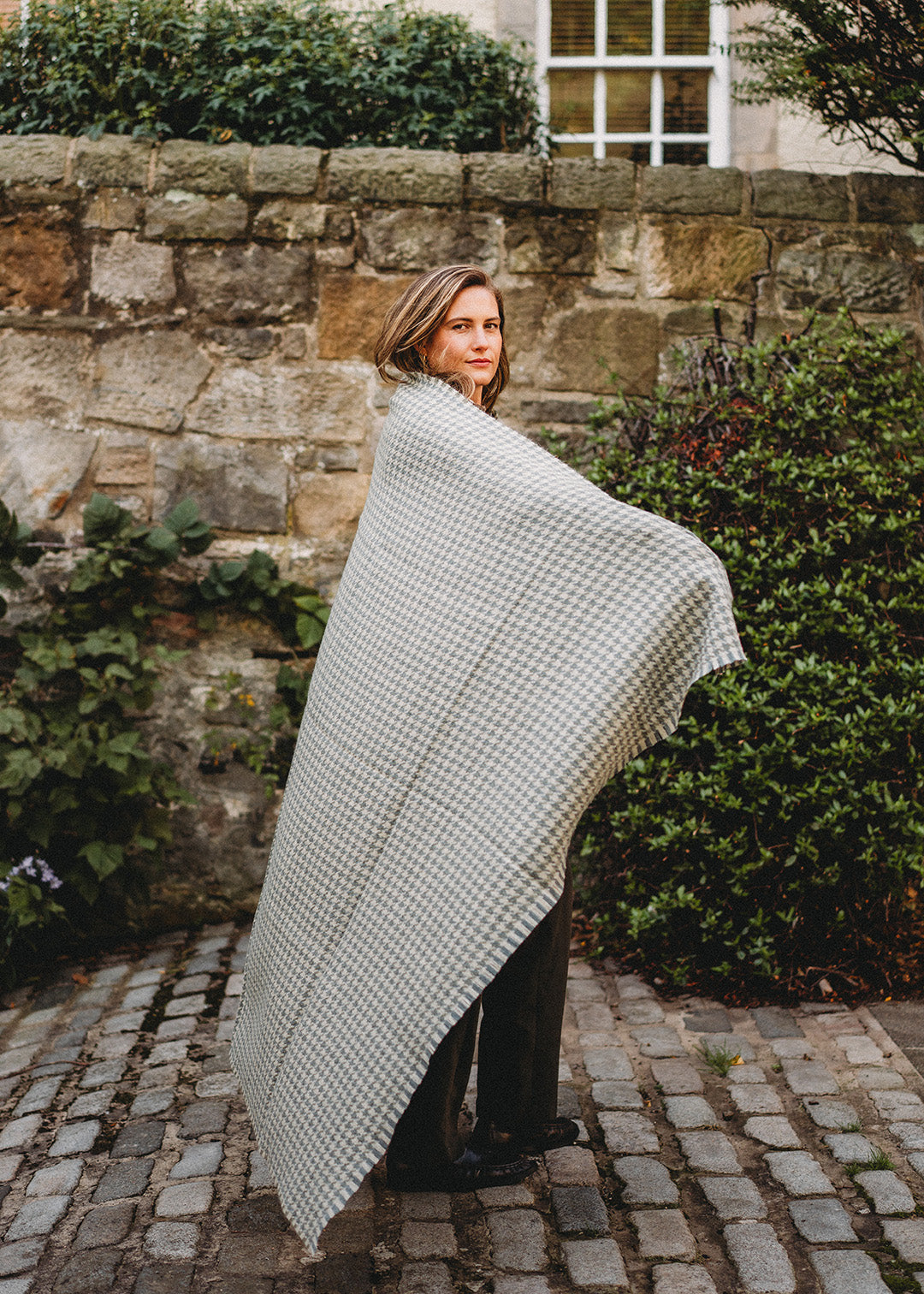 British Wool Blanket Moss Houndstooth