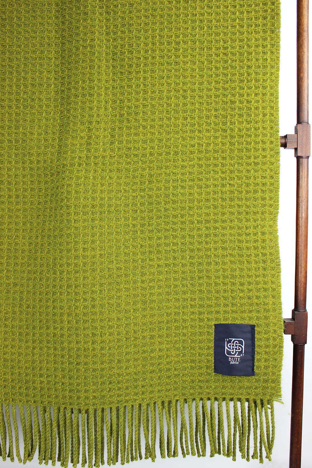 Bute waffle throw in moss green