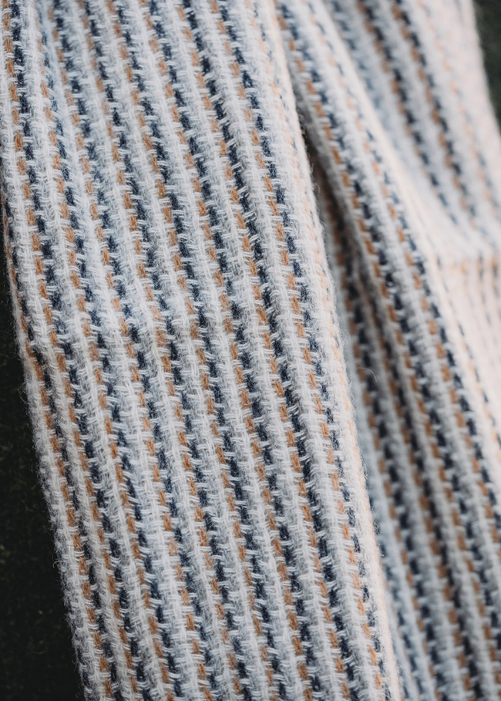 Cashmere wide scarf in talisker Barley.