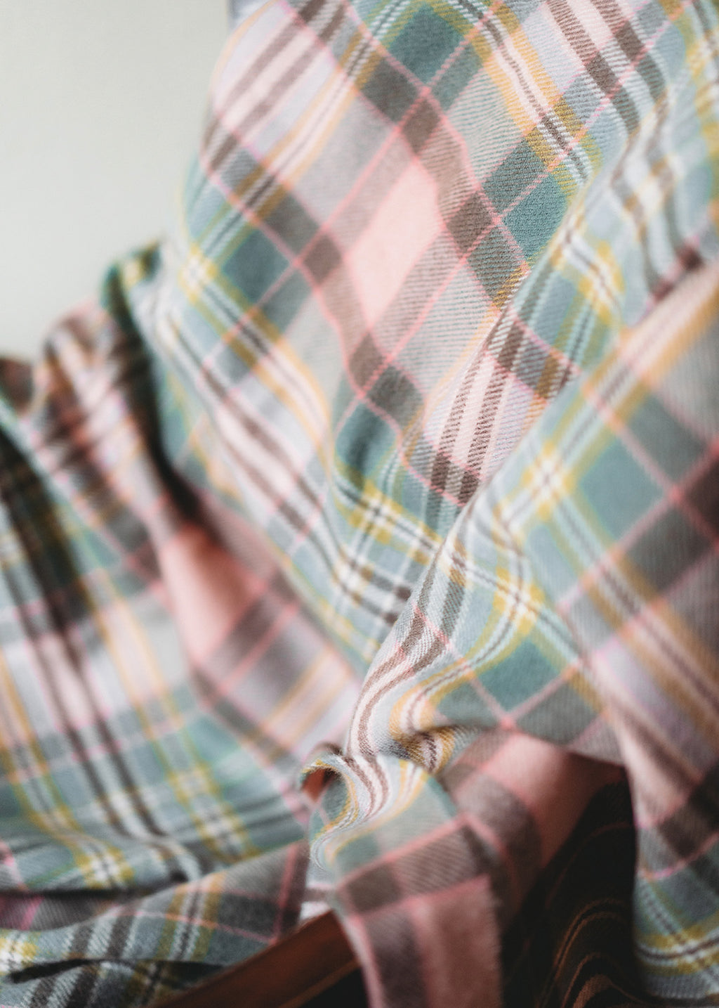 Lambswool blanket woven in Dundee Rose tartan.