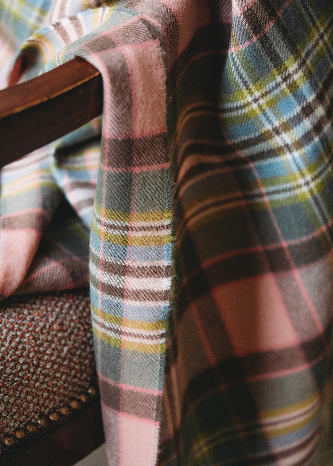 Lambswool blanket woven in Dundee Rose tartan.