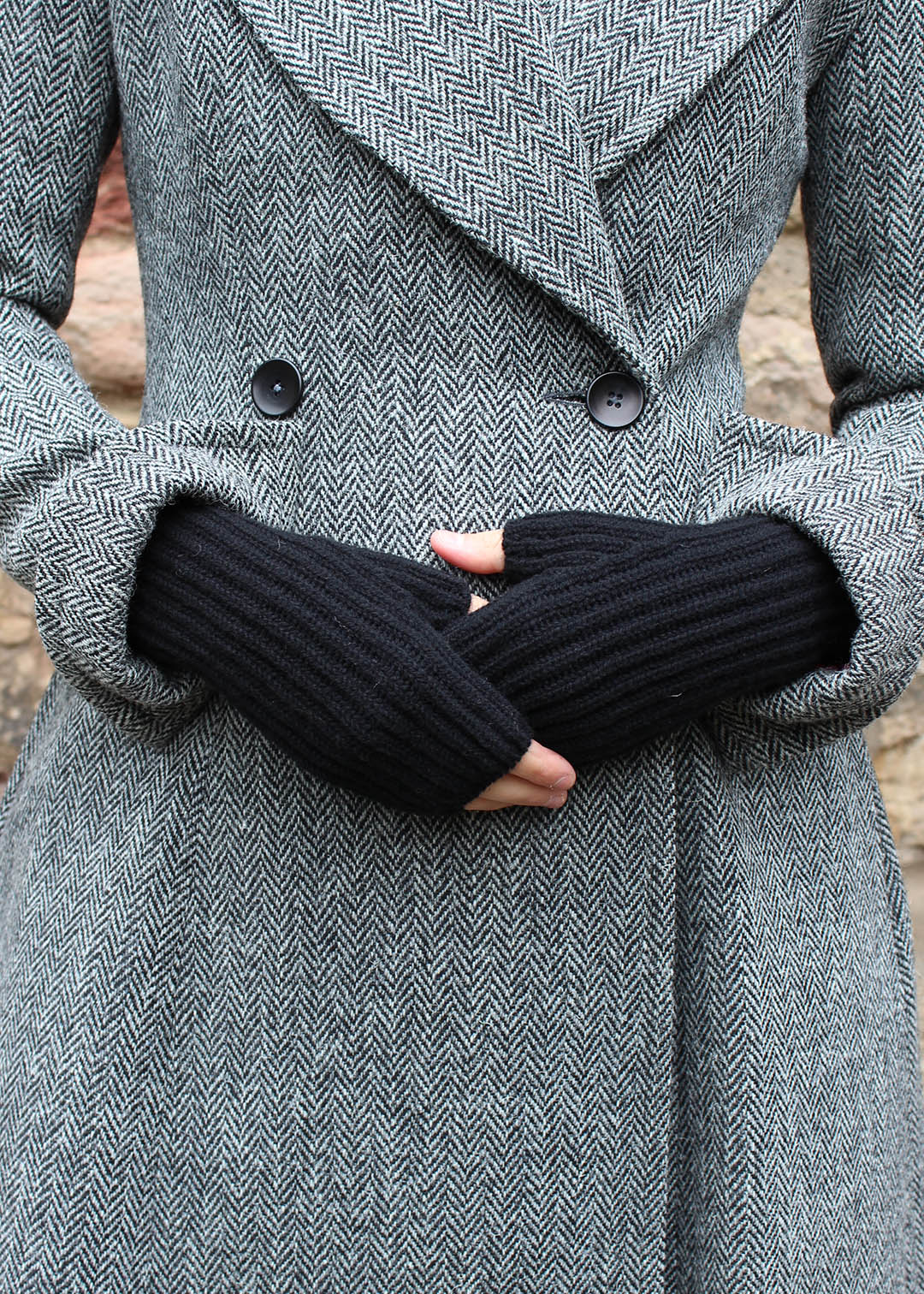 Keir Fingerless Mittens Black