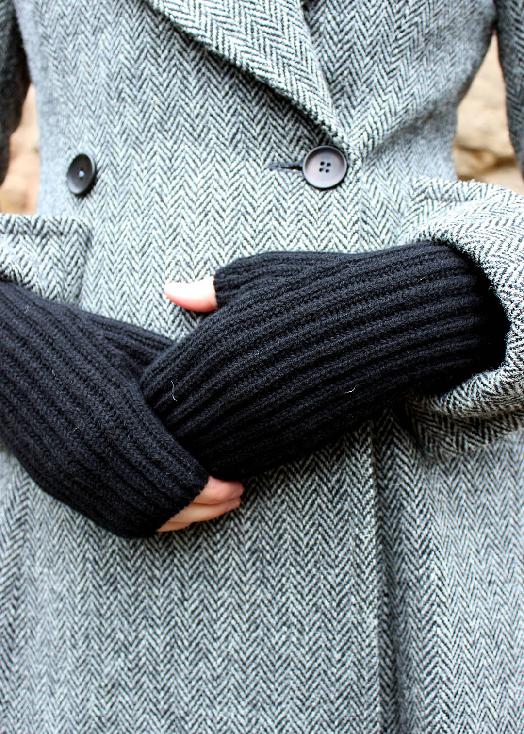 Keir Fingerless Mittens Black