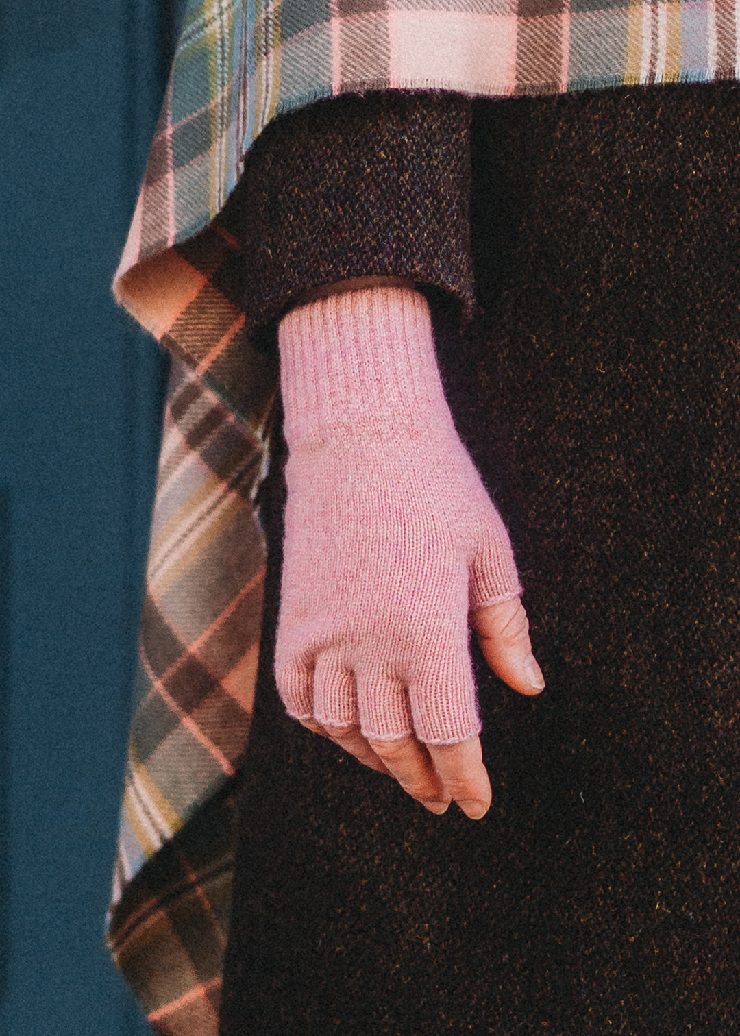 Iona Fingerless Gloves Calamine