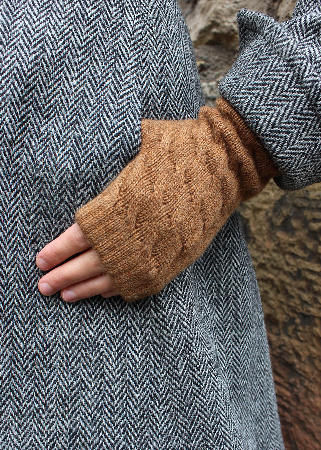 Cashmere Cable Wrist Warmers Caramel