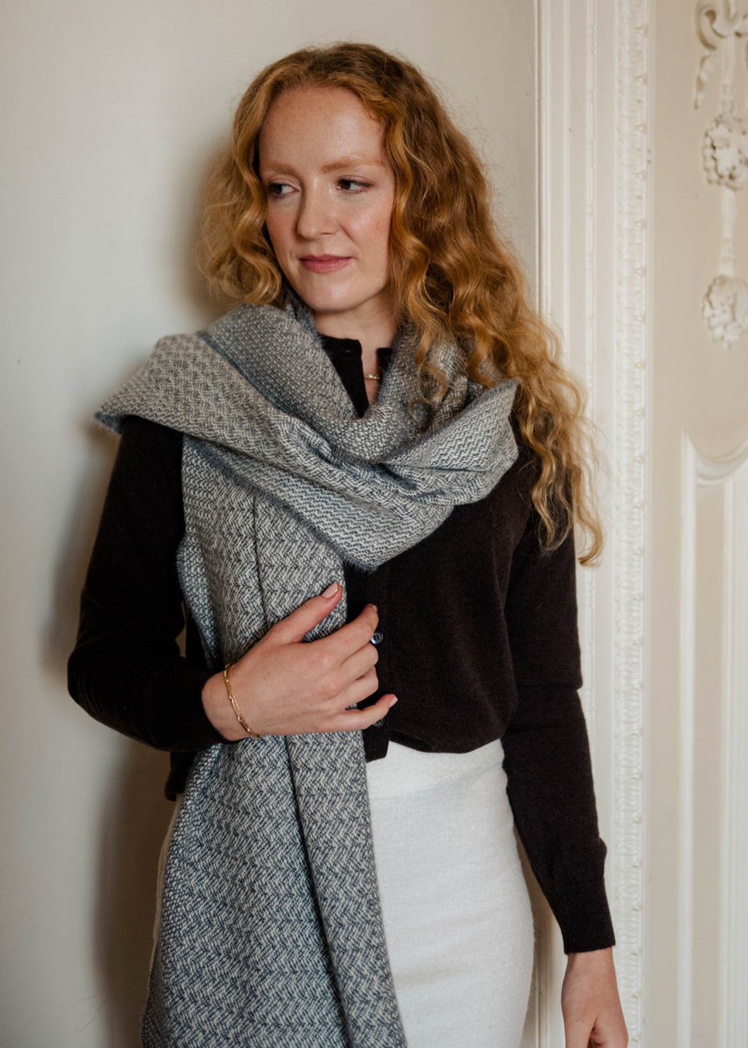 Un-dyed alpaca scarf in grey and off-white, woven in a rippling barley design.