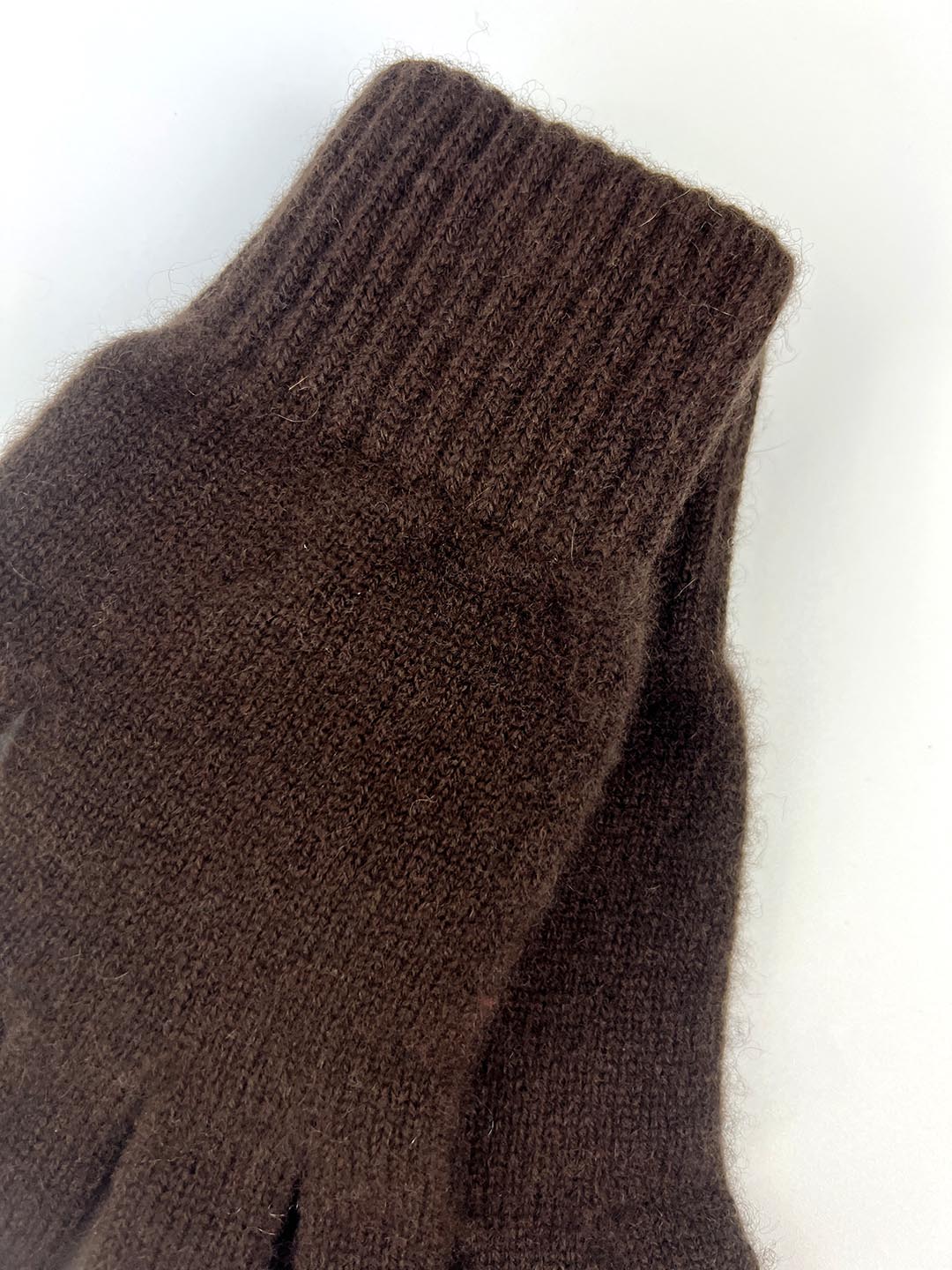 cashmere gloves in shade of brown