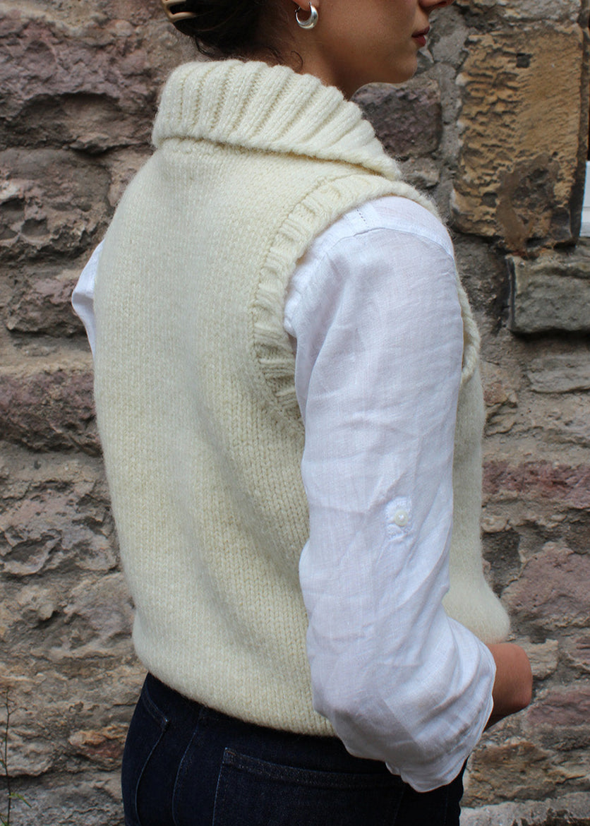 Chunky shetland vest in cream white.