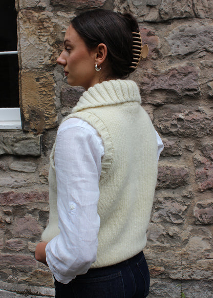 Chunky shetland vest in cream white.
