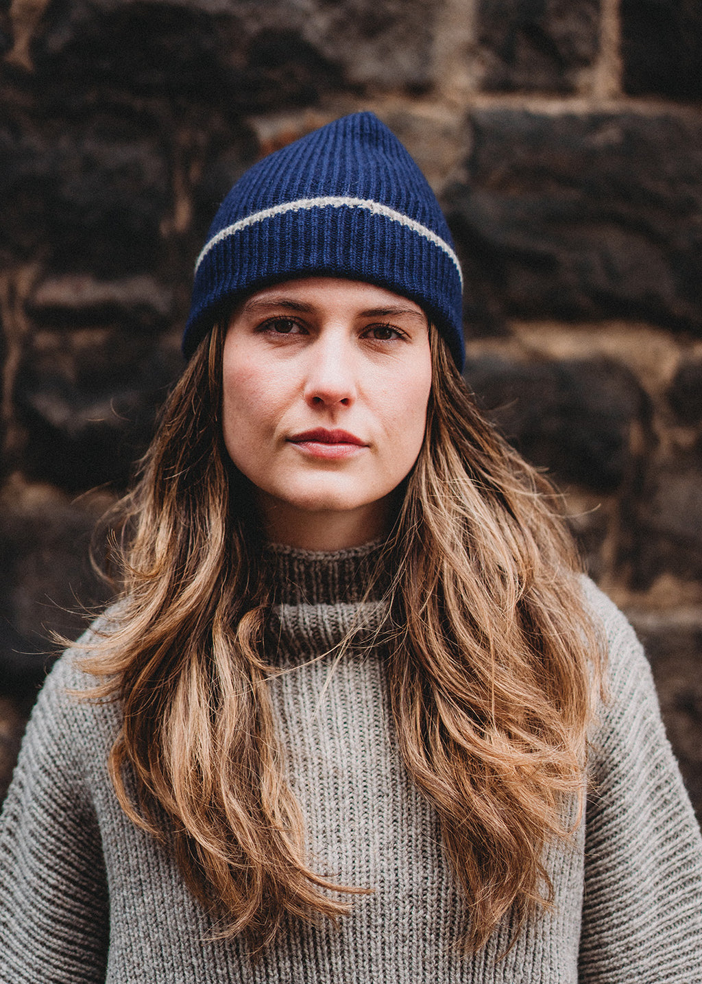 Cashmere beanie in indigo blue.
