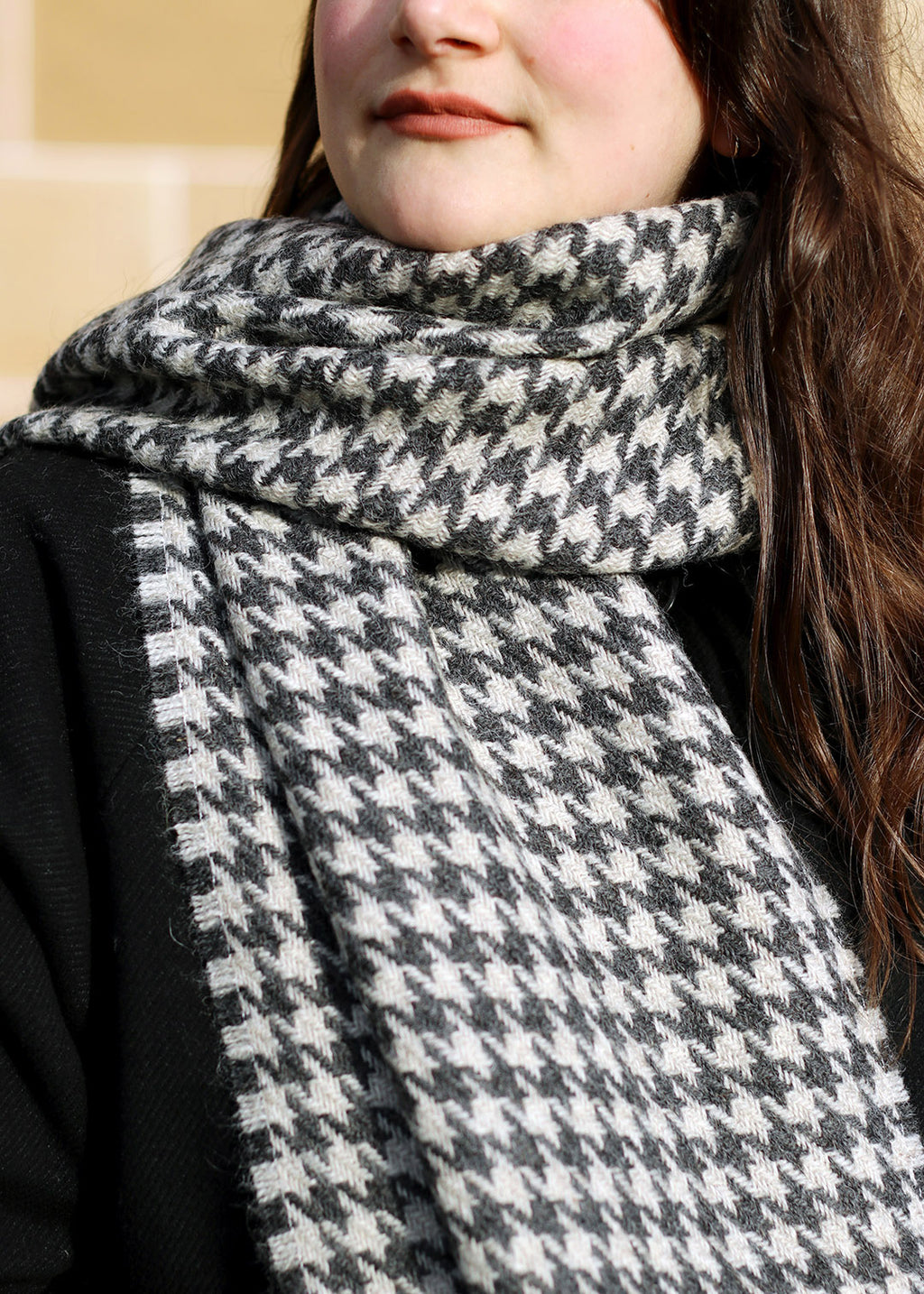 British wool scarf in grey houndstooth pattern