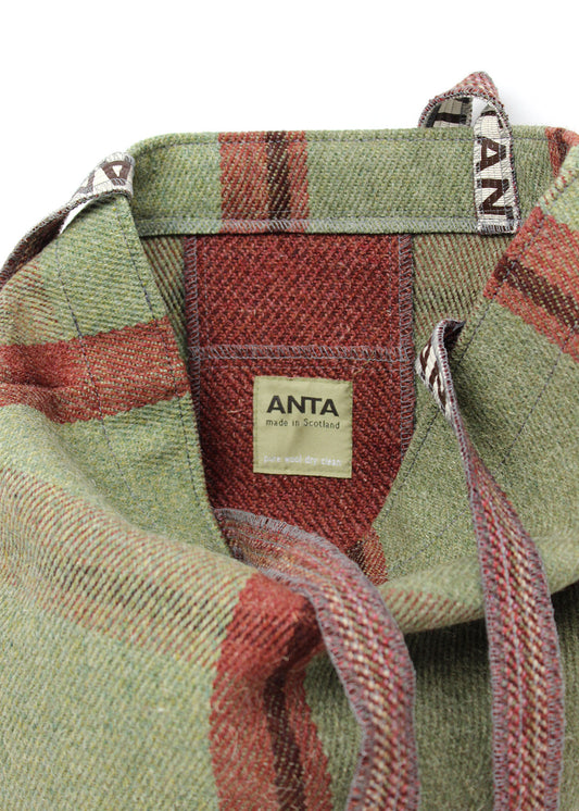 Moniak Carpet Bag