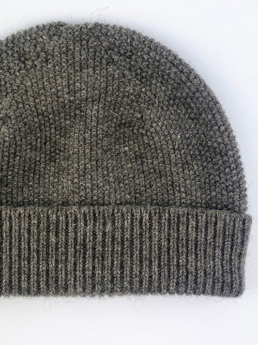 Cuillin hat in British Wool natural grey