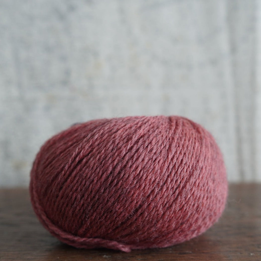 Spun from a blend of un-dyed Hebridean sheep fleece from the island of Berneray and un-dyed Cheviot sheep fleece from North Uist in the Outer Hebrides. 
