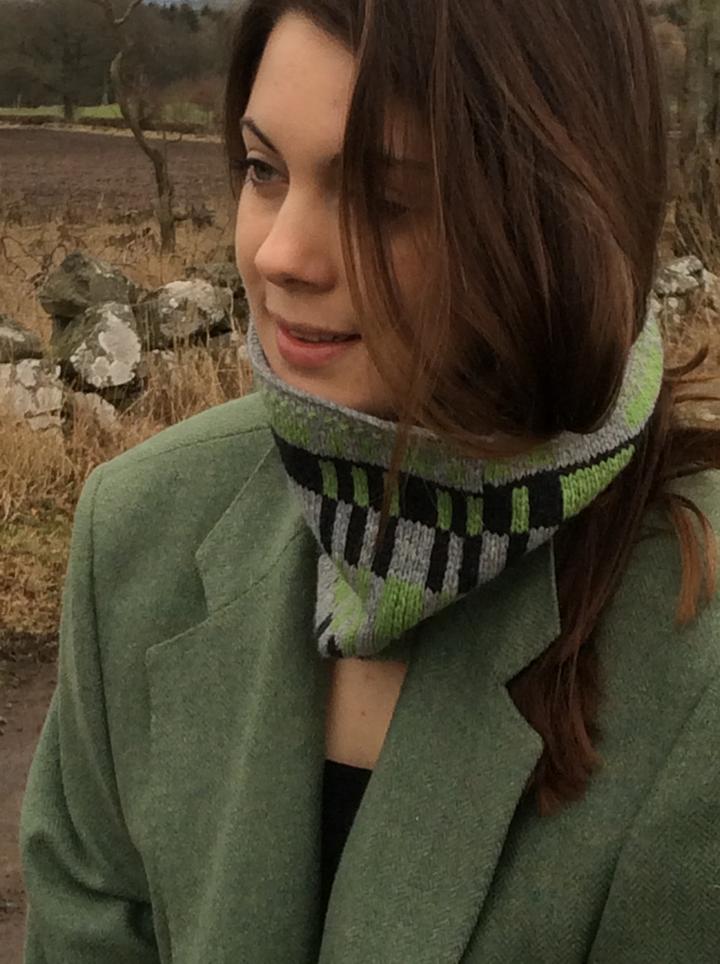 Knitted coda snood with geometric pattern