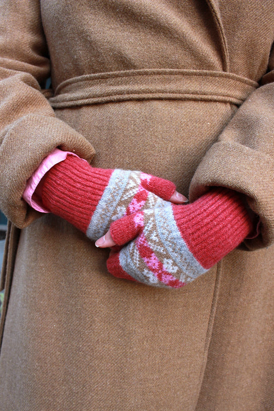 May mittens in Fresco colour way, knitted in Scotland